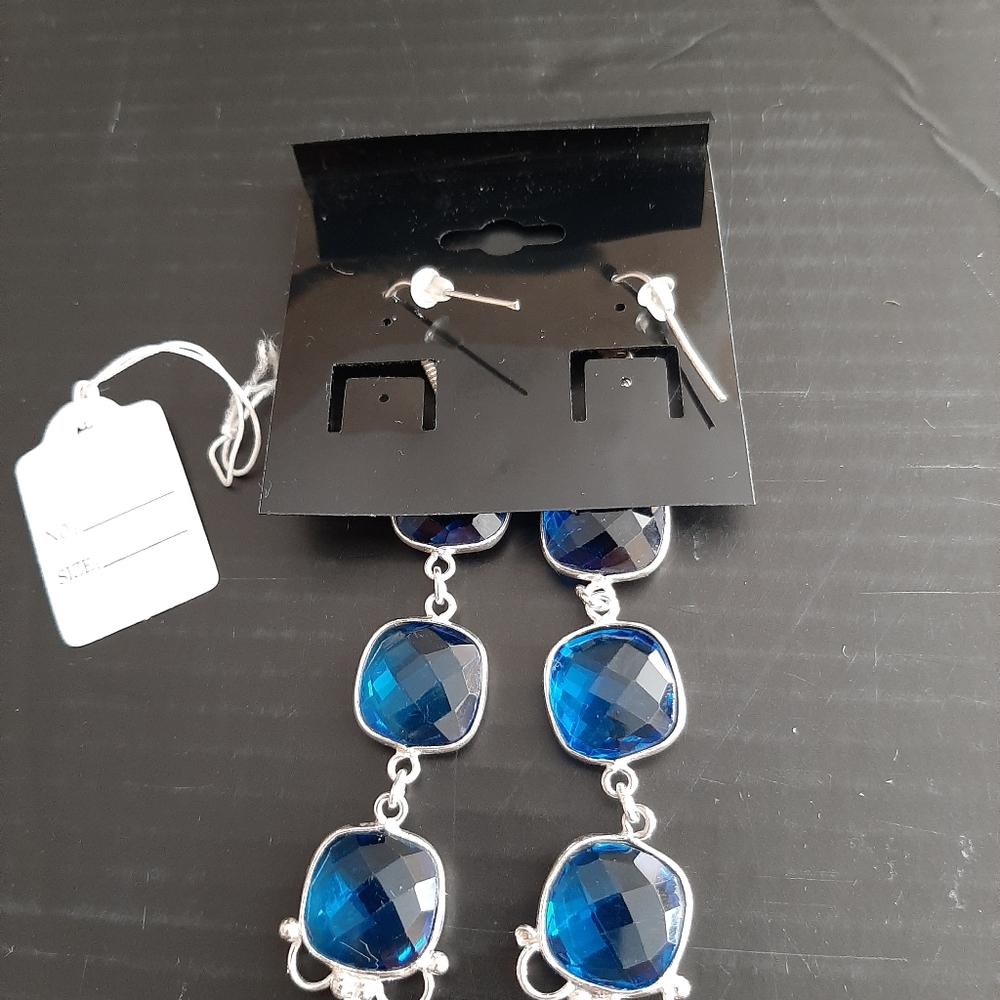 Ladies earrings - Picture 3 of 3